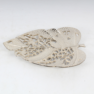 Ensemble de 2 plateaux à fruits en aluminium plaqué argent de haute qualité Plateau de service en forme de feuille de meilleure conception Durable élégant avec une finition de qualité supérieure - Product Image 3