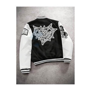 Chaqueta Universitaria de Béisbol Y2K para Hombre con Bloques de Color, Parches de Letras, Detalles a Rayas, Cierre de Botones, Estampado Gráfico Negro Suave - Product Image 2