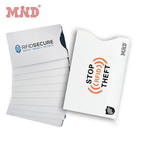 <span class=keywords><strong>Anti</strong></span>-<span class=keywords><strong>piratage</strong></span> <span class=keywords><strong>Anti</strong></span>-vol RFID bloquant le protecteur matériel en aluminium de <span class=keywords><strong>carte</strong></span> de crédit de manchon de <span class=keywords><strong>carte</strong></span> - Product Image 2