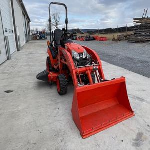 Compre un Tractor Compacto Kubota hoy. Entrega Rápida Disponible. Calidad Premium y Opciones de Venta al Por Mayor para un Rendimiento Agrícola Eficiente - Product Image 5