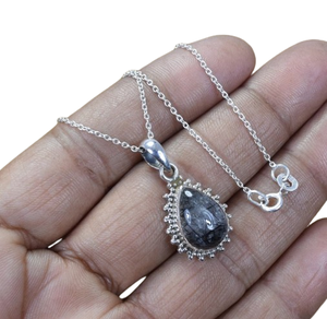 Pendentif noir fait à la main en argent sterling 925 avec pierres précieuses bijoux en forme de poire pendentif de créateur cadeau pour elle - Product Image 1