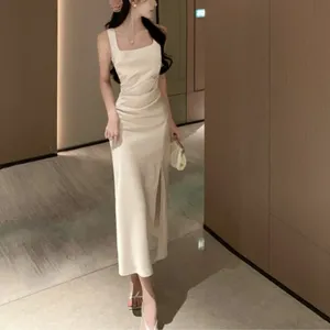 Elegante negro albaricoque diseño simple sin mangas cuello cuadrado ancho hombro correas vestido señora Sexy plisado hendidura cola de pez vestido - Product Image 4