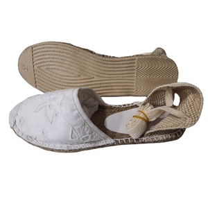 2022 New Arrival Customized Size Stylish Espadrille for Women Chicken Embroidery Fabric Light Feature Customized Color - Product Image 1