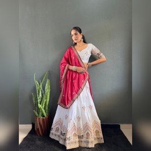 ชุดเลเฮนกาโชลีผ้าไหมชิโนนปักลายสำหรับงานแต่งงาน ชุดอินเดียสำหรับงานเลี้ยง ขายส่งราคาถูก - Product Image 2