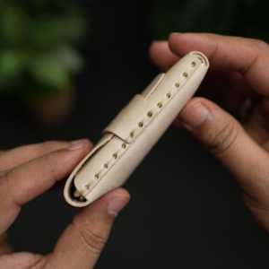 งานฝีมือหนัง WF หมายเลข กระเป๋าใส่บัตรออลอินวัน 101 ใบ ทำมือ หนังแท้ฟอกฝาด ดีไซน์บางเฉียบ ป้องกันการโจรกรรม เปิดปิดง่าย - Product Image 5