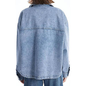Veste en jean bleu clair pour femmes, vêtements d'extérieur décontractés boutonnés sur le devant, veste en jean coupe décontractée - Product Image 2