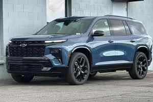 Chevrolet Traverse RS FWD 2023 d'occasion, conduite à gauche, sièges en cuir, caméra arrière - Product Image 4