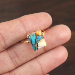 Bague Statement Hippie Bohème en Cuivre, Turquoise et Argent Sterling Plaqué Or, Bijou Fait Main en Pierres Précieuses pour Femme, Mariage et Fête - Product Image 3