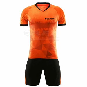 Uniforme de football homme personnalisé avec numéro imprimé et logo pour les équipes professionnelles uniforme de football - Product Image 1