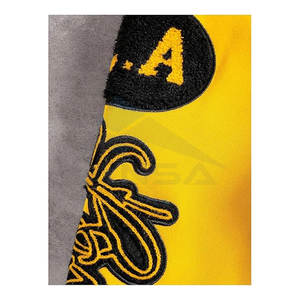 Veste universitaire pour homme personnalisée, patchs brodés avec lettres, manches longues, style baseball, col boutonné, noir et jaune avec lettres - Product Image 4