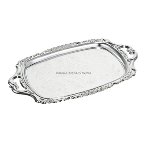 Charmants plateaux de service en forme de coeur en or avec un design unique parfait pour les friandises et les paramètres de table romantiques - Product Image 3