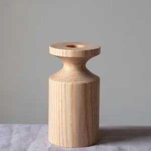 Portavelas de madera de lujo agrega un toque rústico sofisticado, acogedor y elegante a los espacios de comedor del dormitorio - Product Image 1