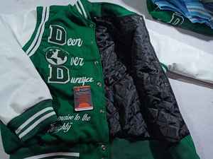 Vestes universitaires matelassées en laine rouge très tendance avec patchs en chenille personnalisés, imperméables et coupe-vent, écologiques - Product Image 6