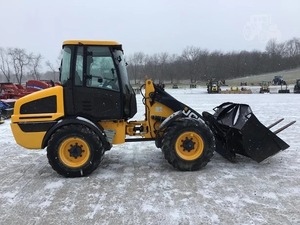 รถตักล้อยางขนาดเล็ก JCB 409 ปี 2015  รับน้ำหนักได้ 15 ตัน  พร้อมปั๊มไฮดรอลิก MOOG - Product Image 2