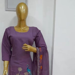 2025 hermoso Floral tradicional indio algodón rayón tejido bordado Kurtis Casual conjunto pintado lavable Natural - Product Image 1