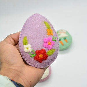 Huevo de Pascua de fieltro de lana natural para decoración, huevo de fieltro ecológico hecho por mujer nepalesa. - Product Image 3