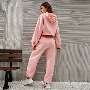 Conjunto de 2 piezas personalizado de lana para mujer, Sudadera corta con capucha, sudadera, pantalones de chándal rectos para correr, conjunto de chándales - Product Image 3