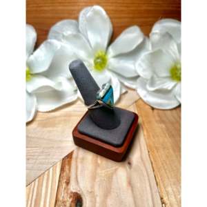 Anillo de Plata de Ley con Incrustaciones de Piedras Naturales, Joyería Fina Navajo Hecha a Mano, Talla 8.25, para Uso Diario - Product Image 2