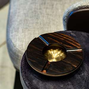 Cenicero de cigarrillos redondo de aleación elegante, diseño cuadrado portátil personalizable con logotipo personalizado, accesorio elegante para el hogar - Product Image 1