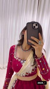 Nouveau concepteur Navratri spécial rayonne beau fil d'impression numérique avec un vrai travail de miroir Lehenga et Choli avec Dupatta - Product Image 3