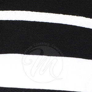 Chemises polo de haute qualité avec une coupe moderne et un tissu doux, idéales pour les tenues décontractées, le style bureau et l'usage quotidien. - Product Image 4