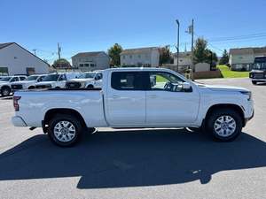 Nissan Frontier SV Crew Cab LB 4WD 2022 USADO, Volante a la Izquierda/Derecha - Product Image 3