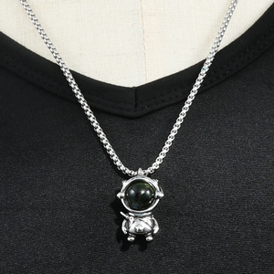 Yunnique – pendentif astronaute en acier titane pour femmes, collier unique, Punk, rétro, tendance, à la mode, 280730 - Product Image 4
