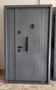 Puerta de seguridad de acero con panel metálico para entrada exterior Instalaciones exteriores para proyectos de villas Diseño moderno de lujo - Product Image 3