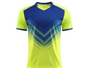 Tenue de football en gros pour équipes, durable, légère, respirante, ensemble de football personnalisé, manches courtes, imprimé, 100% polyester, pour hommes - Product Image 2