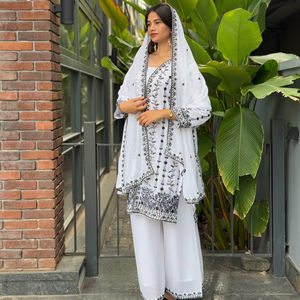 Traje Salwar de Tela Georgette de Diseño Moderno, Estilo Indio Pakistaní, Color Blanco, Último Modelo Exclusivo para Mujer, Elegante, Nuevo, para Fiestas, Bodas, Uso Casual - Product Image 1