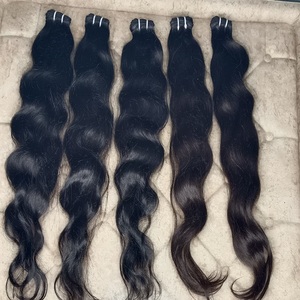 Extensiones de cabello de trama ondulada natural de 30 pulgadas, cabello Remy, máquina de cabello ondulado de origen indio - Product Image 1