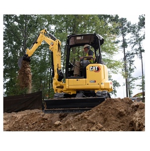 Excavatrice CAT 303 CR robuste offrant une force de préhension élevée, des joysticks ergonomiques et un châssis étanche. - Product Image 6