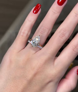 Anillo de Compromiso con Diamante Moissanite de Corte Pera de 3 Quilates, Conjunto Étnico de Oro Amarillo y Plata de Ley 925 con Engaste de Garras, Anillo de Boda IGI - Product Image 1