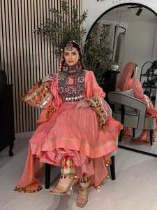 ชุดเดรสอัฟกานปักลายมือวินเทจของผู้หญิงชาวอัฟกานิสถานชุดเต้นรำแบบดั้งเดิมของชนเผ่า - Product Image 4