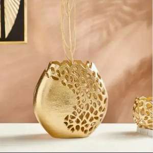 Élégant vase en métal doré pour décoration intérieure en plusieurs designs et finitions et tailles et motifs en aluminium pour décoration de fête - Product Image 5