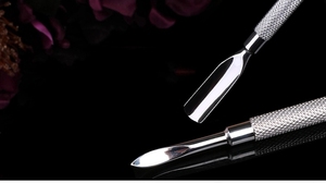 Outil professionnel de manucure de poussoir de cuticule d'ongle d'acier inoxydable en forme de U pour le retrait facile pour le soin de cuticule - Product Image 5