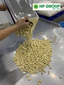 เม็ดมะม่วงหิมพานต์อบออร์แกนิกจากเวียดนาม บรรจุภัณฑ์สุญญากาศ ได้รับการรับรองมาตรฐาน ISO คุณภาพดี ขายส่งเพื่อการส่งออก ยี่ห้อ Phalco เกรด A - Product Image 1