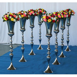 Classic <b>White</b> & <b>Gold</b> Metal Flower <b>Vase</b> Handmade Design for Home Living Room Wedding Tabletop Decoration - Product Image 6