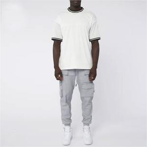 Pantalon cargo en denim délavé ample de style Y2K Hip Hop haut de gamme pour hommes avec poches - Product Image 2