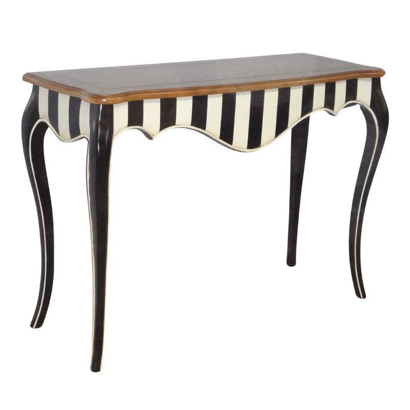 ดำ + ขาว + คราบไม้