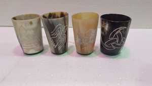 Design antique corne naturelle verre court fabriqué à la main sculpté ours corne à boire tasse qualité d'exportation de l'inde - Product Image 2