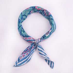 Bandana carré en coton imprimé floral, tissu de qualité supérieure, écologique, respirant, unisexe, durable, élégant - Product Image 5