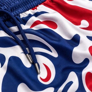 Short de bain décontracté pour homme à motif rouge, blanc et bleu, séchage rapide, avec cordon de serrage, longueur courte, taille mi-haute, en polyester - Product Image 6