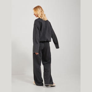 Vente en gros de sweatshirt en tricot de haute qualité avec logo personnalisé fabricants de vêtements de sport streetwear sweat unisexe à col rond pour femmes - Product Image 3