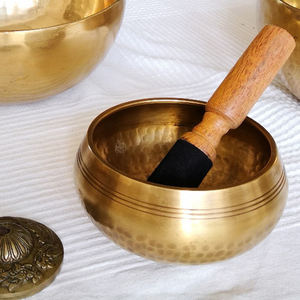 Bol chantant en laiton pur conception martelée ronde guérison méditation chant Chakra bol mantra spirituel bols de prière religieux - Product Image 2