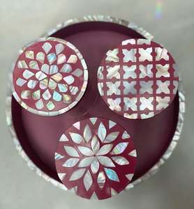 Elegante caja de regalo de caramelo acrílico transparente con incrustaciones de concha de nácar Diseño árabe Premium Bodas y regalos de Ramadán - Product Image 1