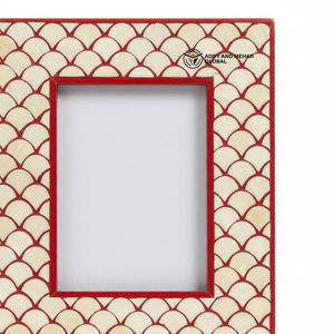 Cadre photo en incrustation d'os rouge fabriqué à la main Design mosaïque élégant pour la décoration intérieure - Product Image 2