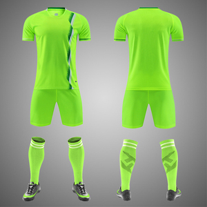 Nouvel ensemble d'uniformes de football personnalisés par sublimation, style actuel, respirant, léger, 100 % polyester, haute qualité pour adultes, vente en gros - Product Image 2
