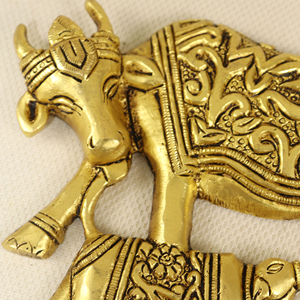 Idolo de Vaca y Ternero de Latón Hecho a Mano, Decoración Tradicional India para el Hogar, Vastu y Espiritual, Regalo Ideal para la Decoración del Hogar y la Oficina - Product Image 2