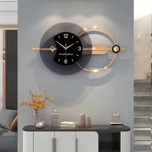 Horloge murale en métal quartz Art déco élégante pour la décoration de la maison et du salon, design personnalisable par Azora Industries - Product Image 5